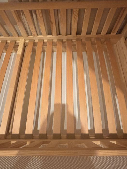 Łóżko DOMEK z 2 szufladami i baldachimem.