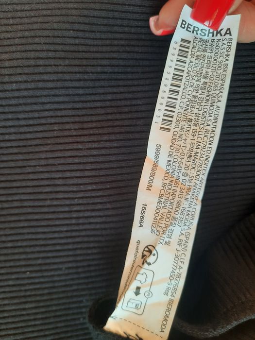 Spódnica Bershka z rozcięciem na nogę