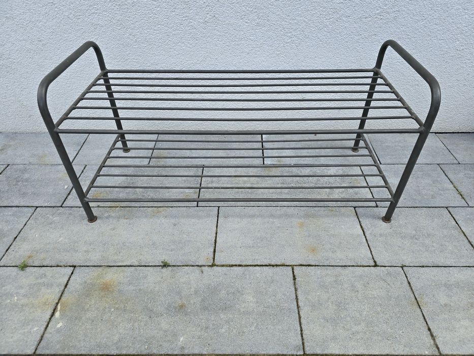 Metalowy stojak na buty