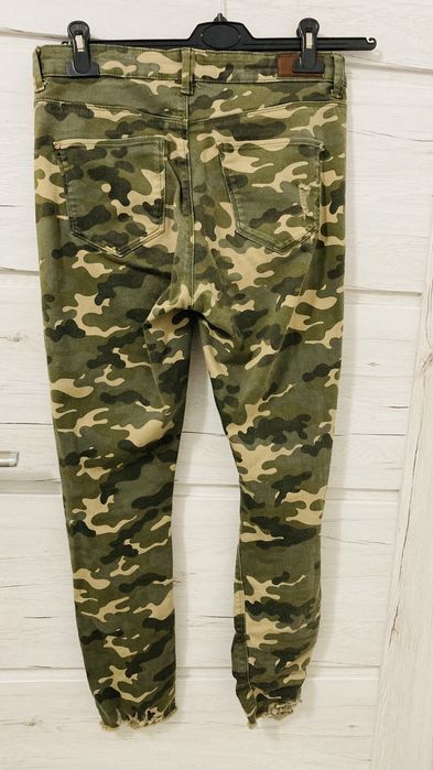 Spodnie moro C&A clockhouse