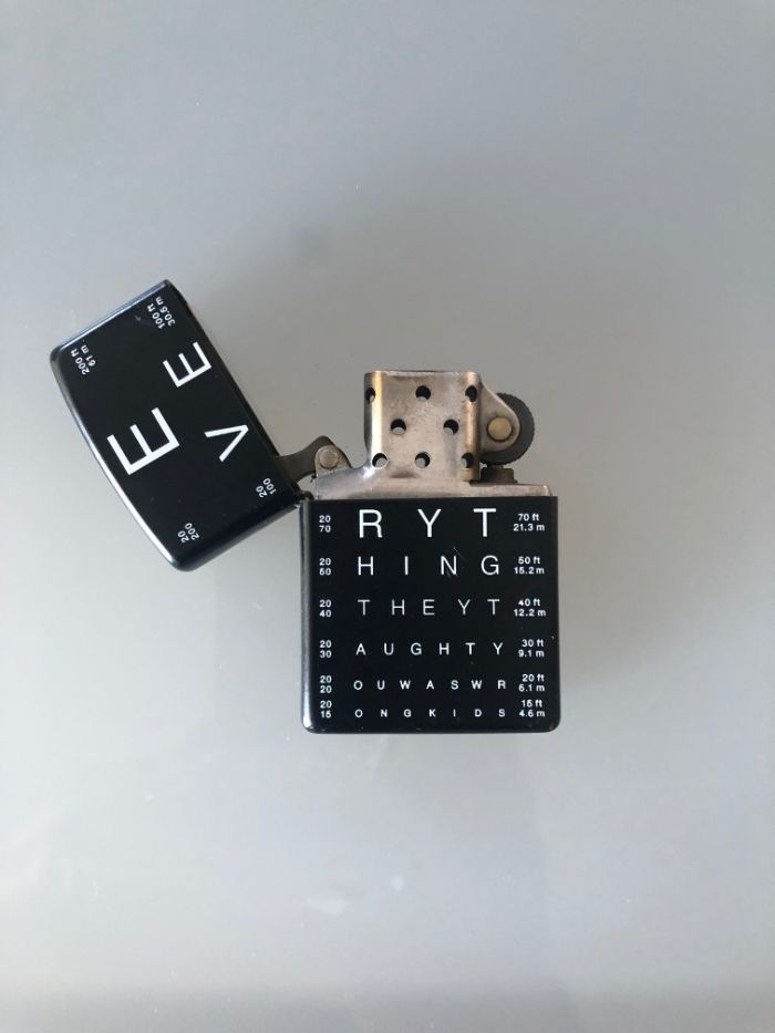 ZIPPO "Eye Chart" Preto Mate (preço inclui envio)