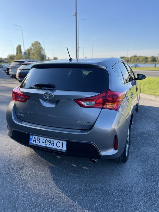 Toyota auris 2013