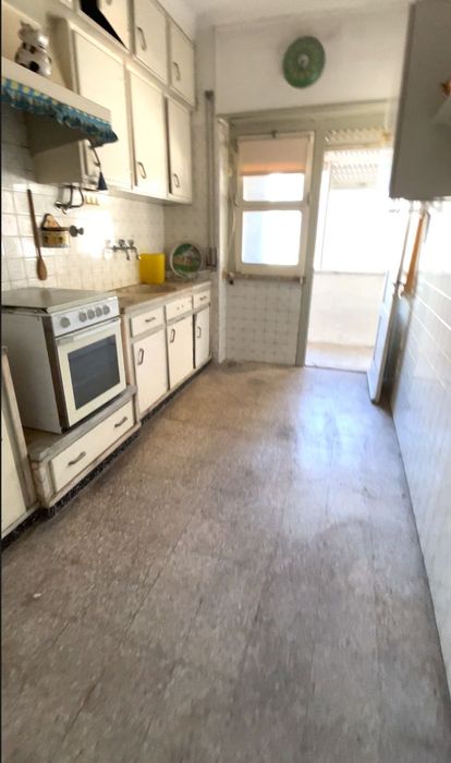 Apartamento T2 para Remodelar Cova da Piedade