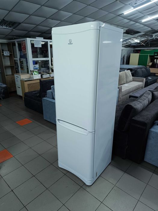 Двокамерний холодильник Indesit BH18.025