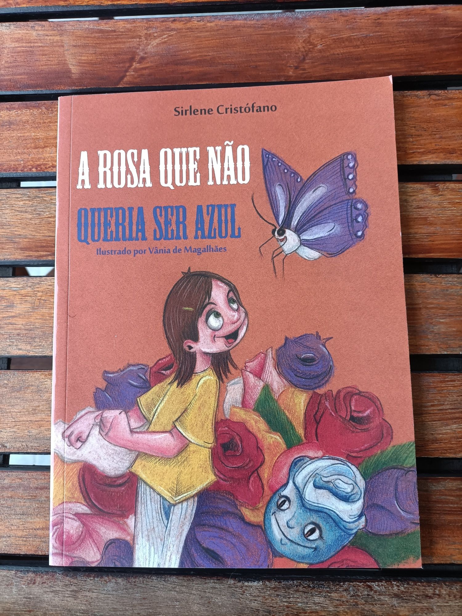 Vendo Livro A Rosa que não queria ser azul