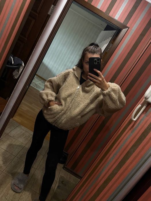 Куртка бомбер шубка PrettyLittlething