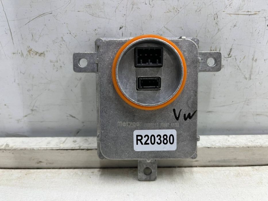 Przetwornica VW Golf Passat Polo Touareg Audi Q5 Q3 A3 A4 Octavia prawy lewy moduł sterownik ksenon