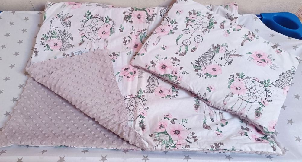 Kocyk z poduszką komplet do łóżeczka przedszkola jednorożce