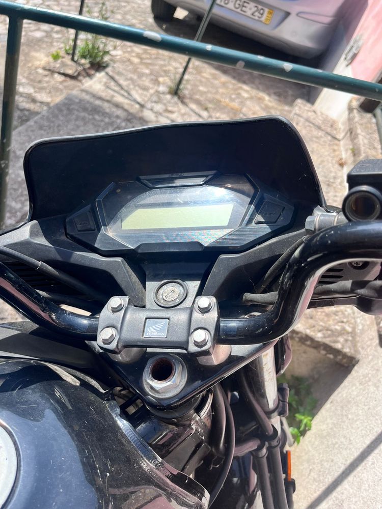 Mota CB125f ano 2022