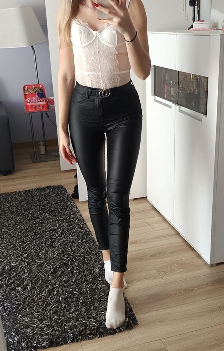 spodnie skórzane czarne House 38 M z wysokim stanem