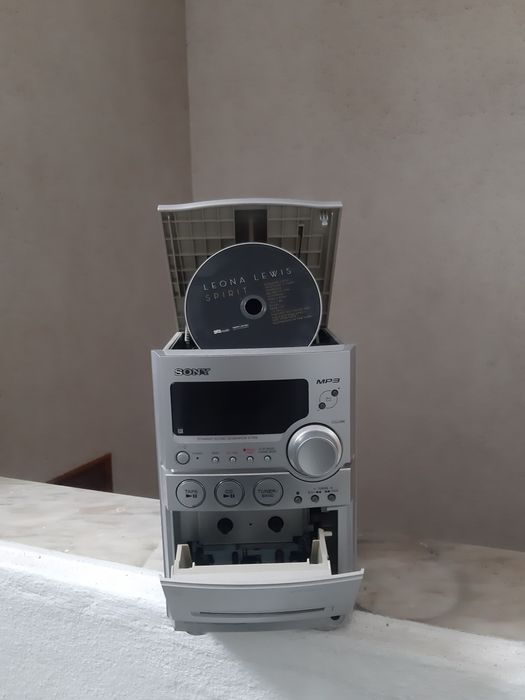 aparelhagem sony c/cd,s e cassetes