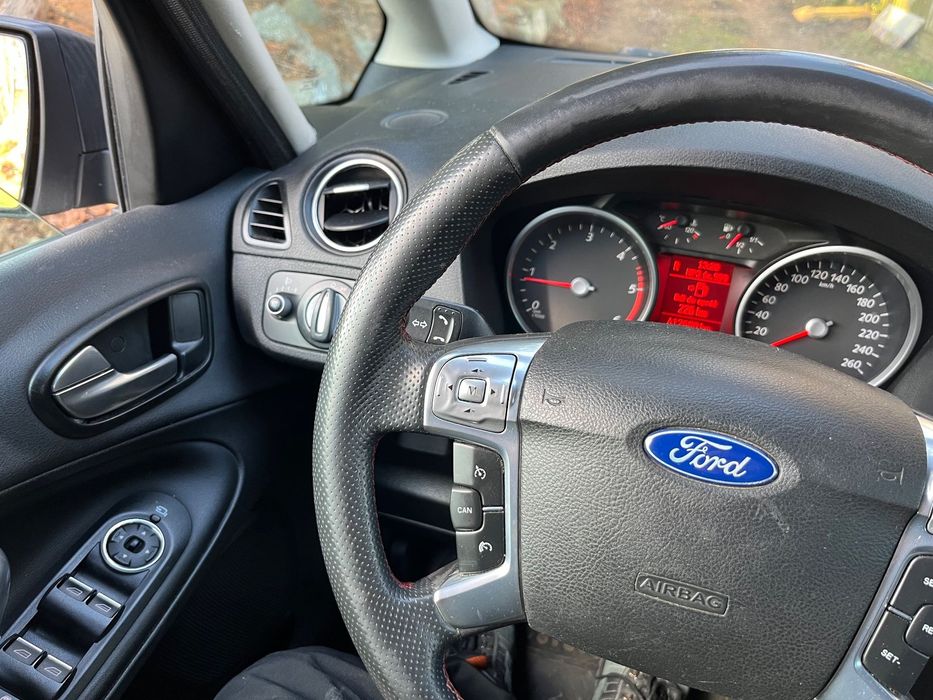 Ford Galaxy Trzeci właściciel stan dobry