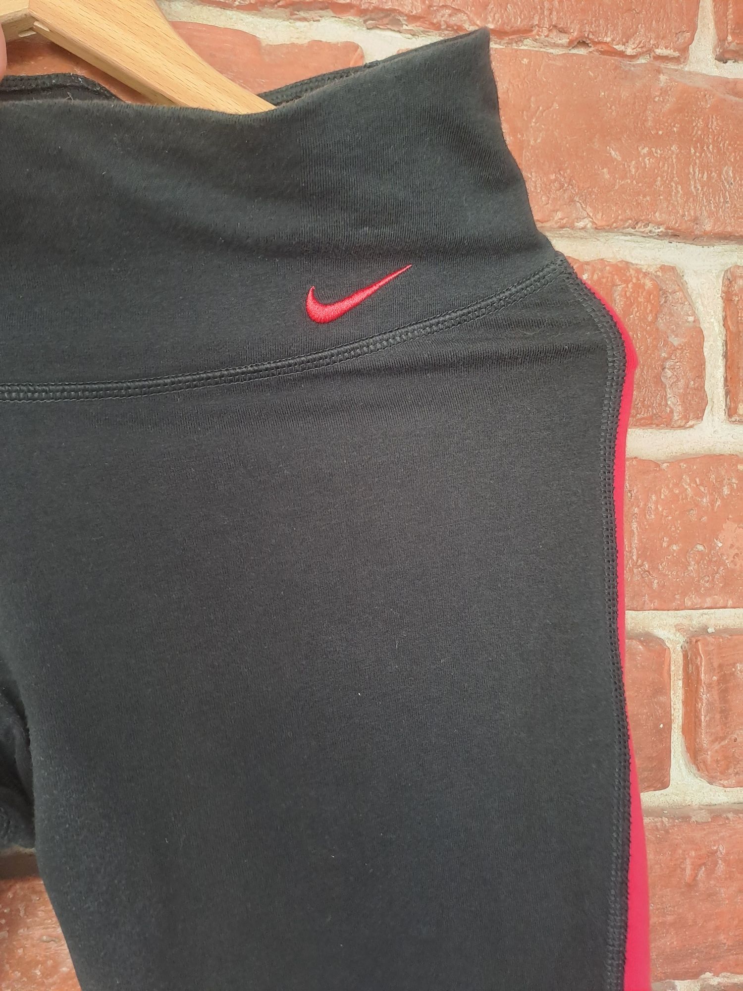 Damskie legginsy leginsy sportowe spodnie 3/4 Nike Dri-fit  r.S