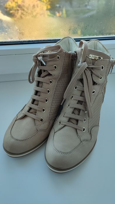 Жіночі снікерси Geox