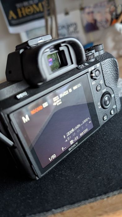 Sony A7 II Full Frame + 28-70mm + 50mm f/1.8 + bateria extra