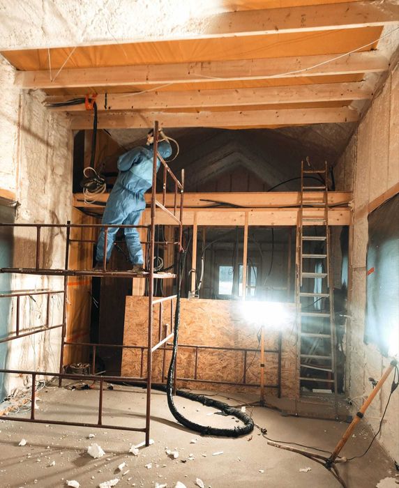 Piana Pur Ocieplenia poddaszy pianą poliuretanową Izolacje natryskowe.