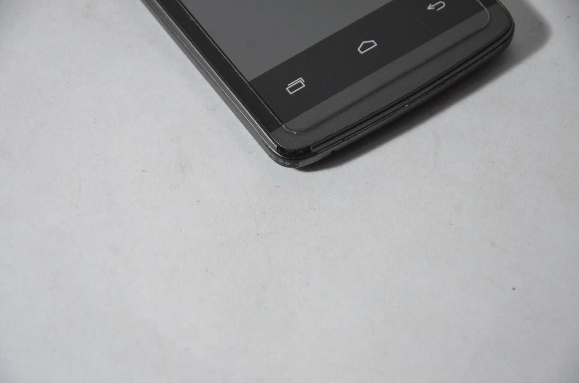 Смартфон - звонилка TELEFUNKEN ECHO