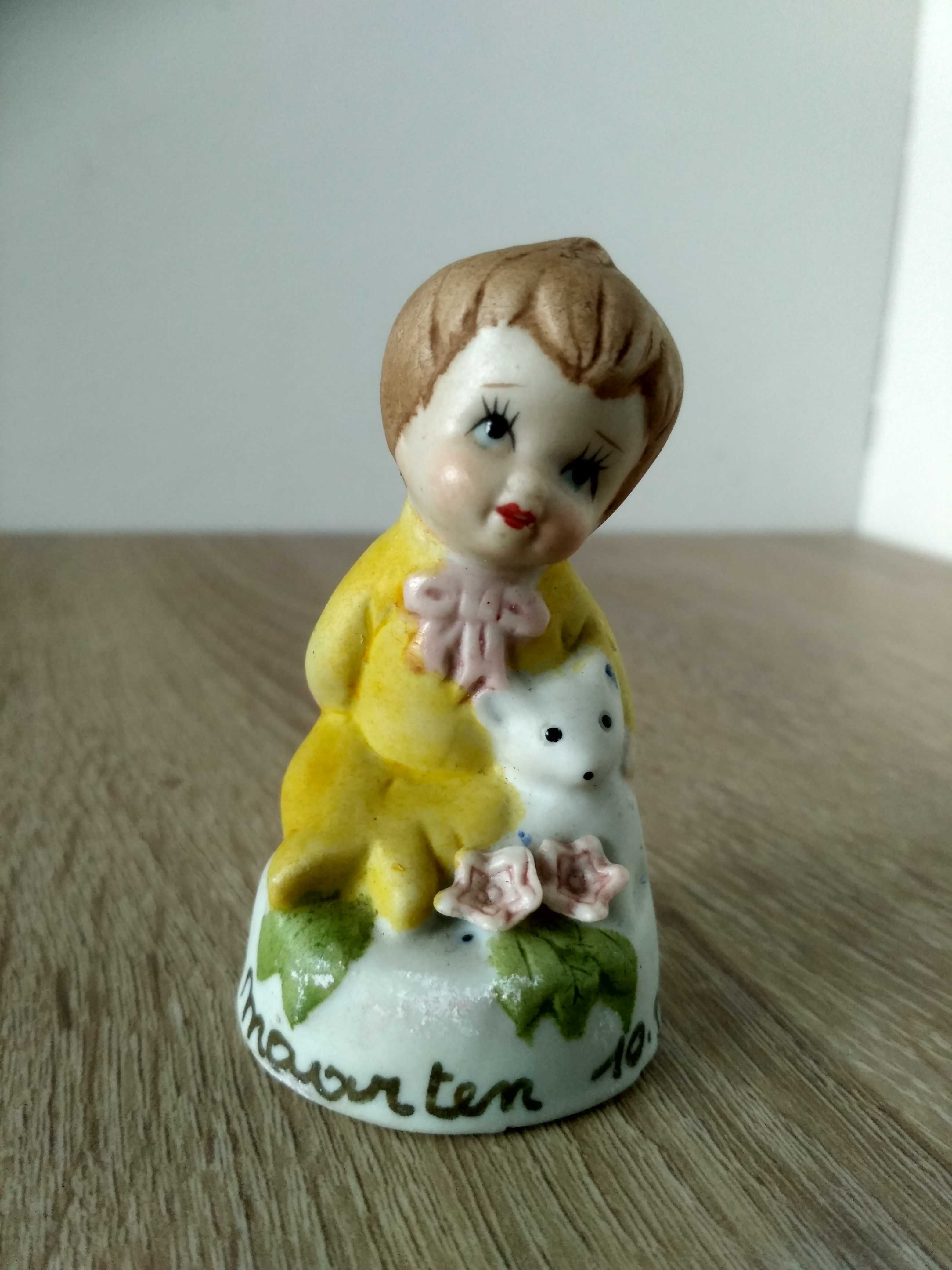 Porcelanowa figurka dziewczynki Bishut z psem