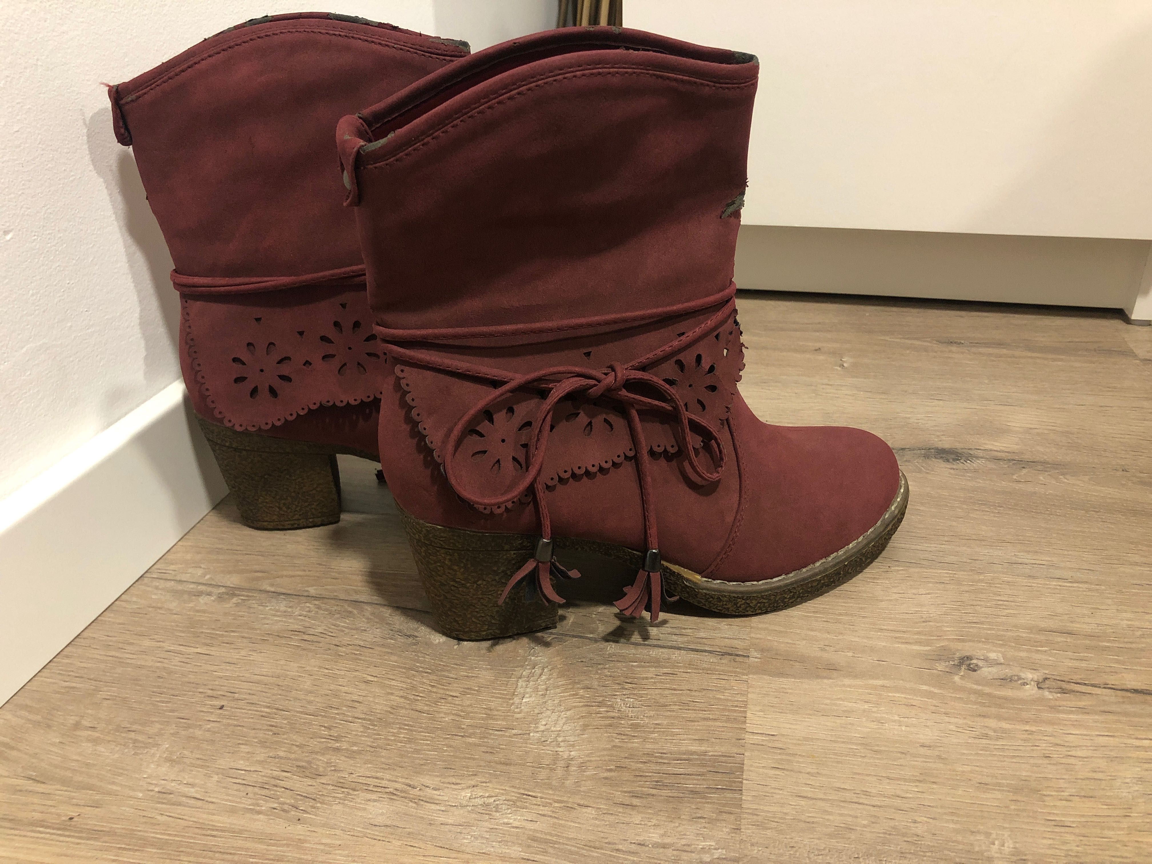 Botas bordo novas super giras