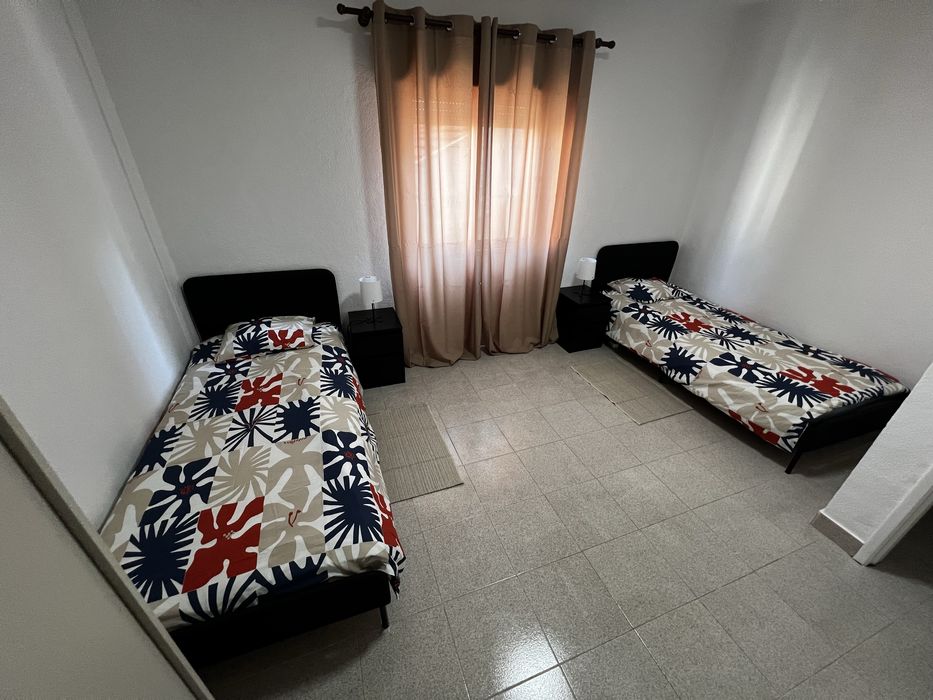 Quarto Partilhado a estrear para 2 Pessoas — Águas Livres, Amadora
