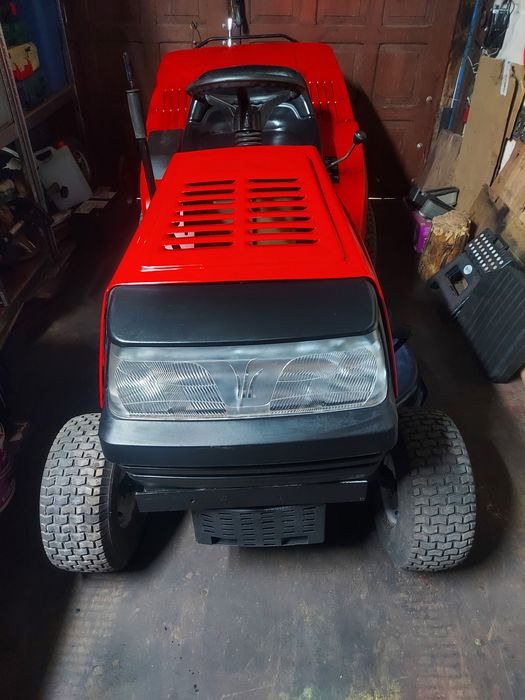 Sprzedam traktor-kosiarka MTD Rh 125 z koszem.