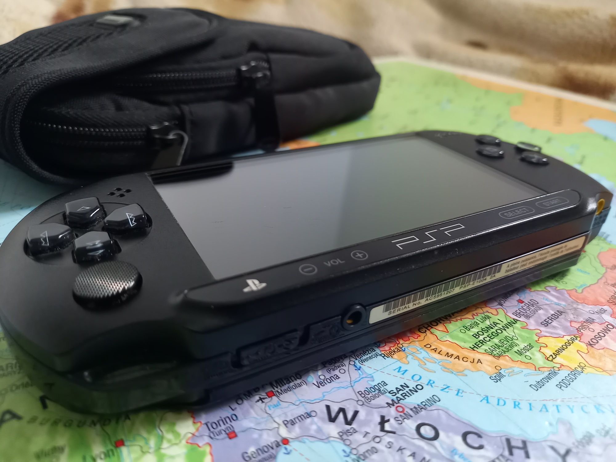 Konsola Sony psp Street E 1004 cb 4gb 19 gier