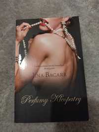 Perfumy Kleopatry Jina Bacarr książka jak nowa