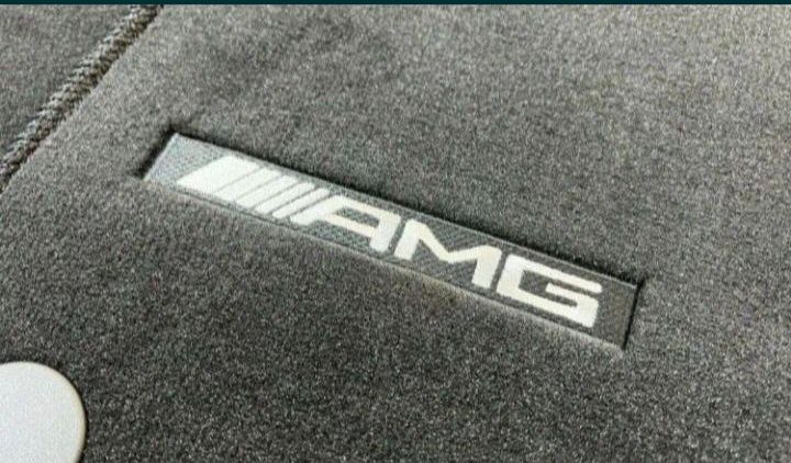 Oryginalne dywaniki welurowe  Mercedes AMG