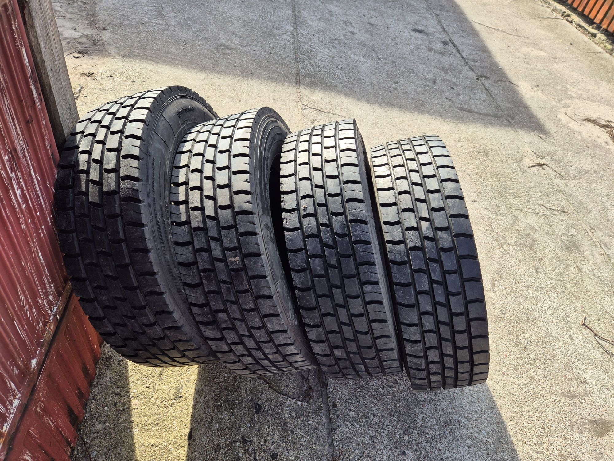Opony 215/75r17.5