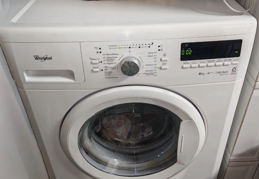Máquina de lavar roupa Whirlpool