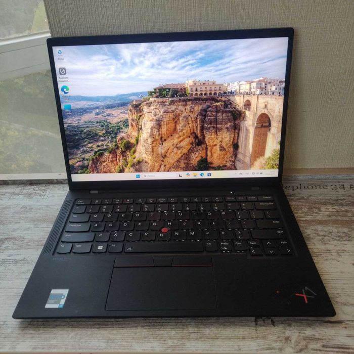 Thinkpad X1 Carbon Gen 9, Core i5-1135G7. 8 Gb 512 Gb сенсорный