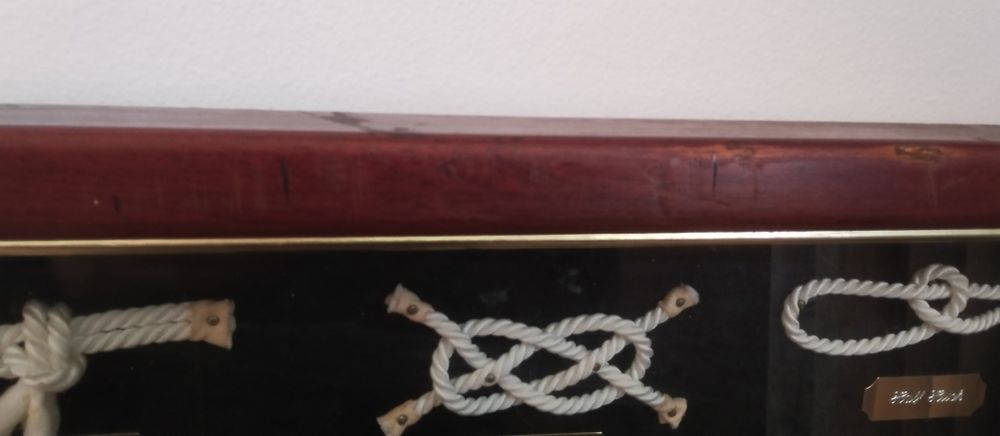 Tablica z węzłami marynarskimi