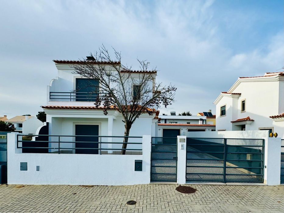 Aluga-se Casa em Azeitão