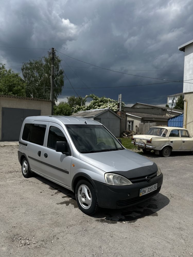 Opel combo 1.7 diesel пасажир