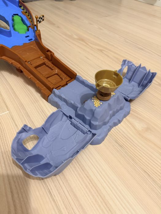 Трек Хотвілс Hot Wheels Monster Trucks Wreckin Raceway (HGV12/HJG32)