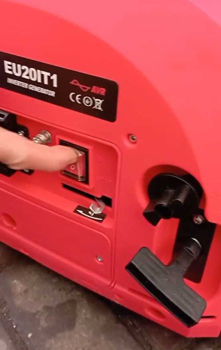 Бензиновый инверторный генератор HONDA EU20IT1
2.0/2.2 кВт