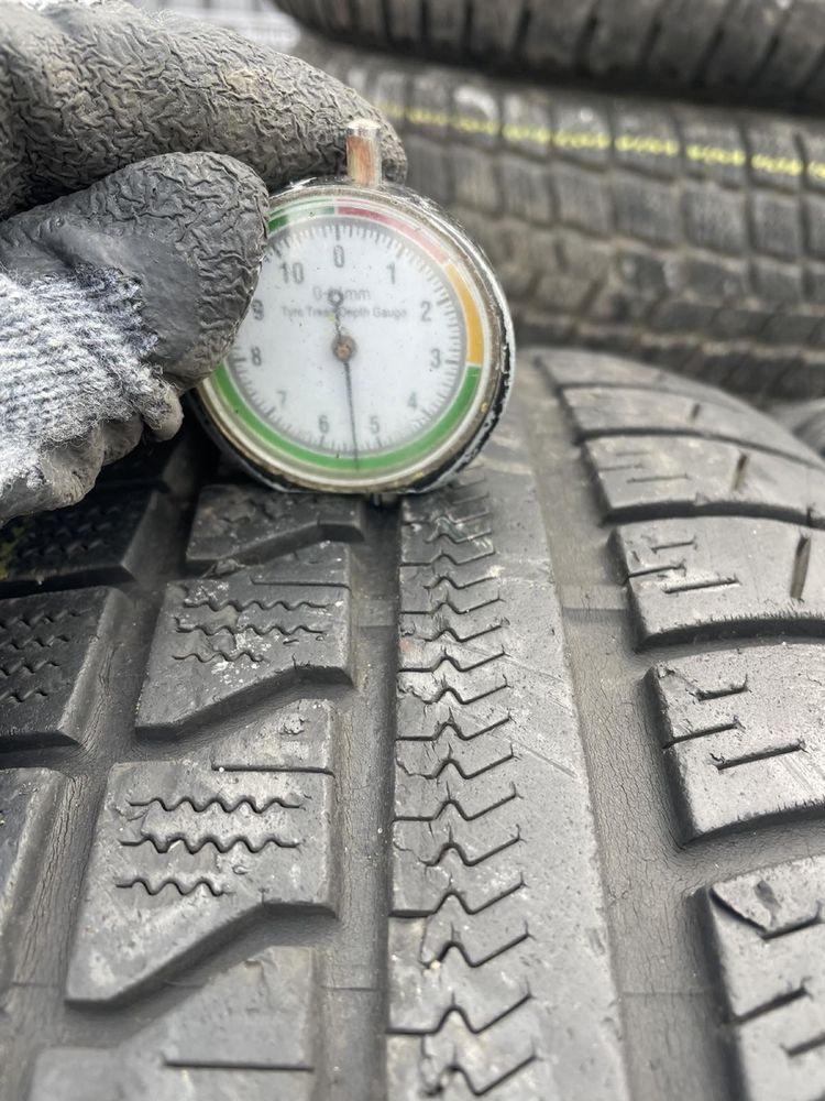 Шини  205/70 R15 Vredestein 5,8-5,5мм 205 70 15