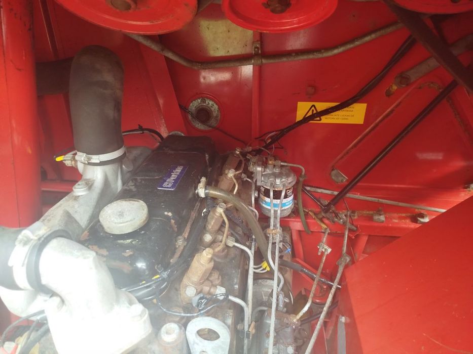 Комбайн зернозербовий Massey Ferguson 16. Масей Фергусон 16