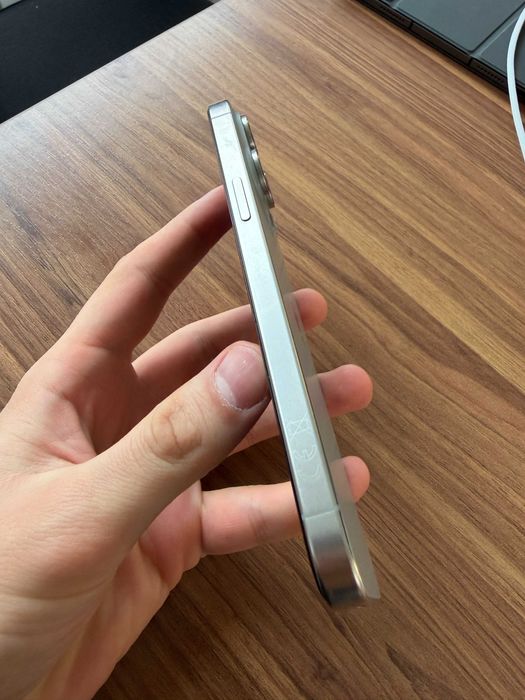 iPhone 15 Pro Max 256 GB Natural Titanium (87% батарея)