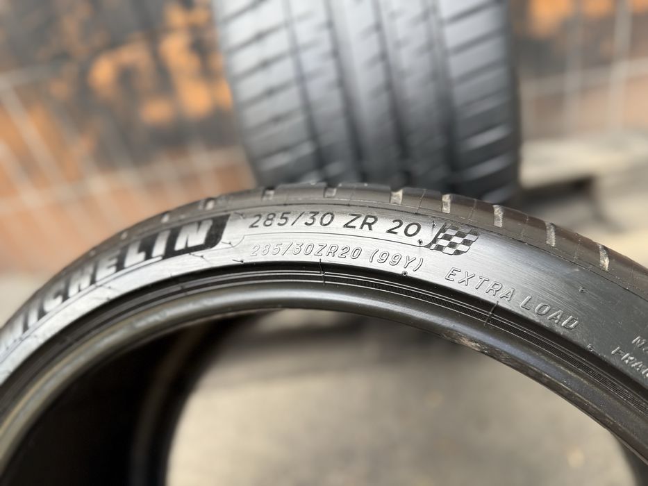 Літо 2шт Michelin Pilot Sport 4S * 285/30 ZR20