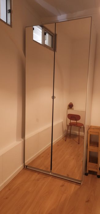Guarda roupa IKEA PAX com portas espelhadas