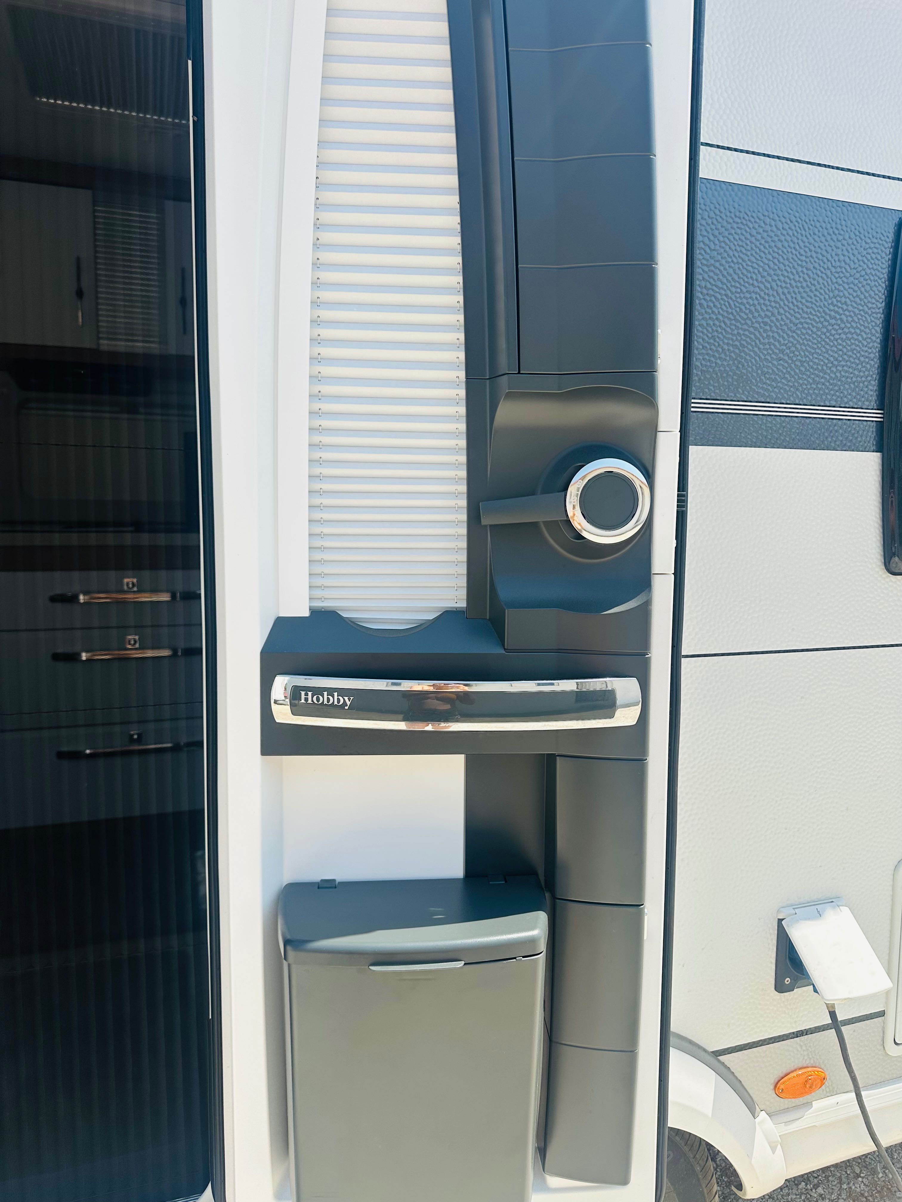 Caravana hobby de luxe 2023