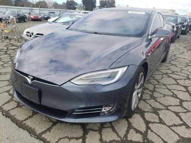 Tesla Model S 2021