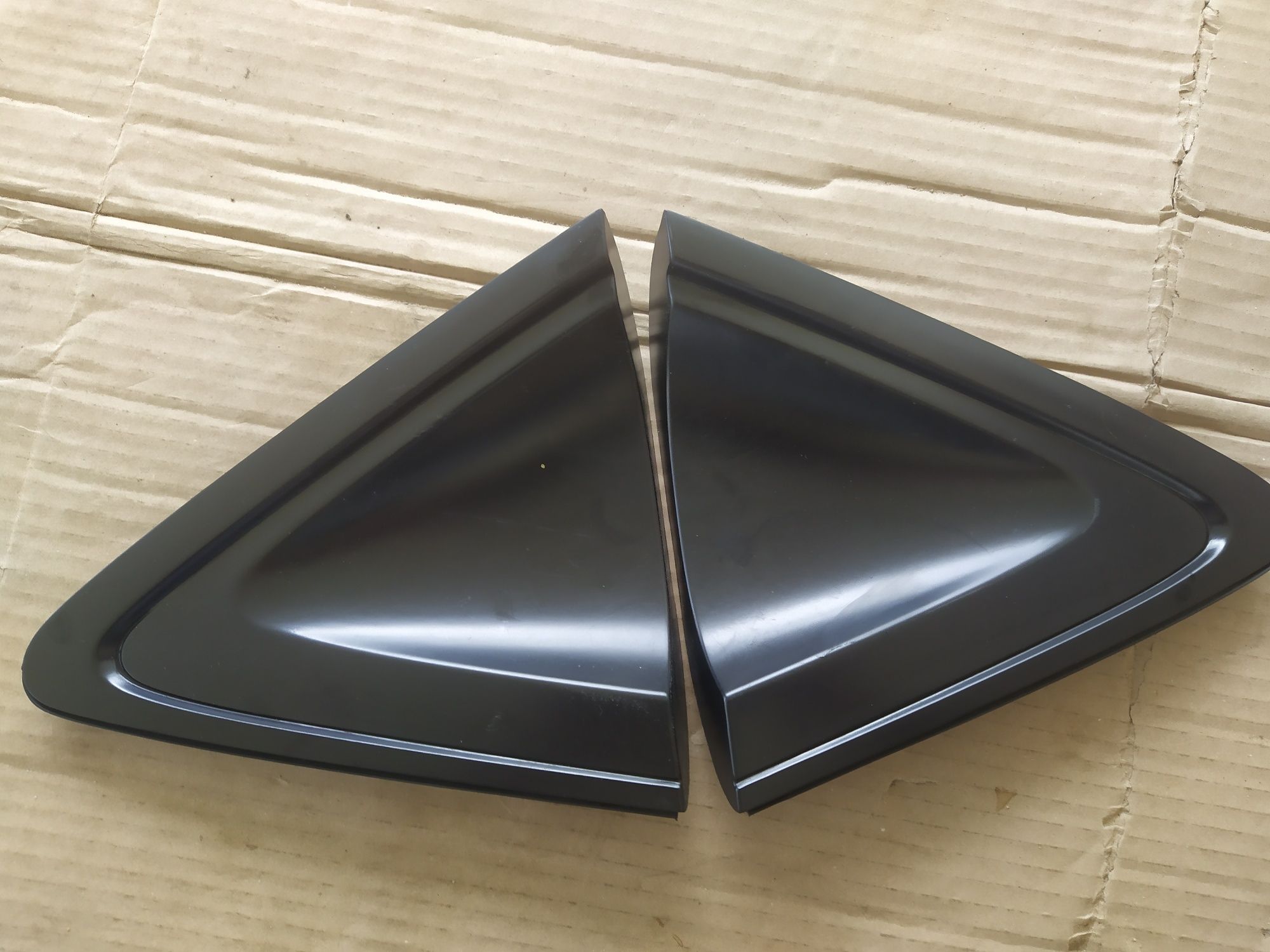 Honda HR-V II trójkąt osłona plastik błotnika tył tylnego zaślepka org