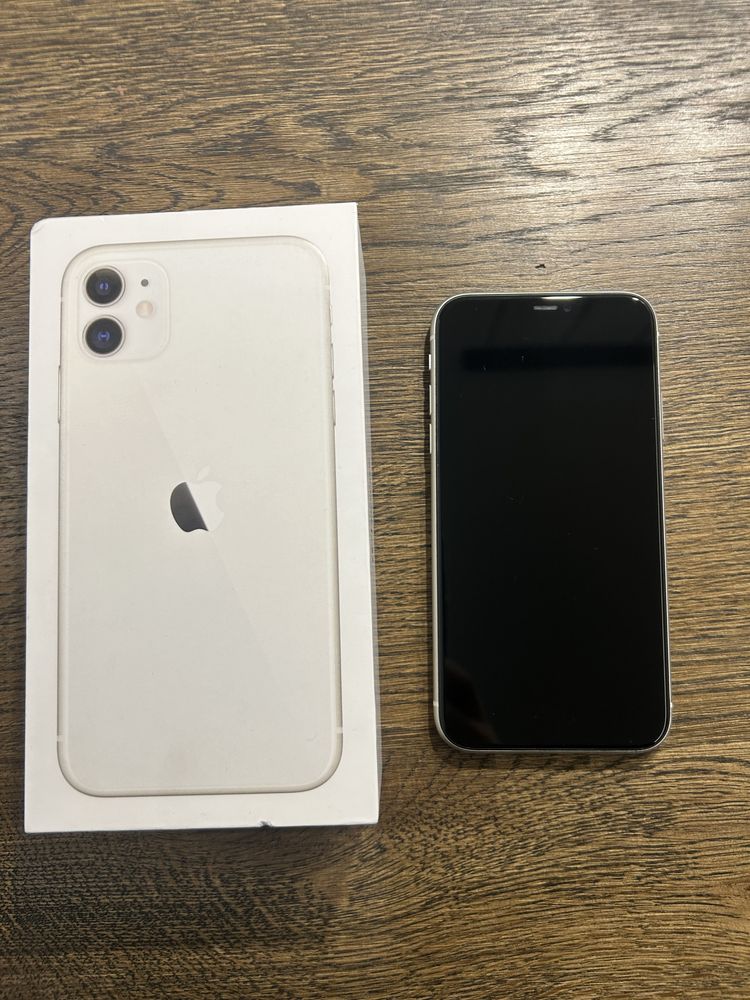 Telefon komórkowy biały  iPhone 11 64 GB  88% bateria