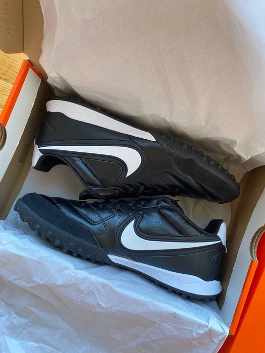 Сороконіжки Nike Premier IV