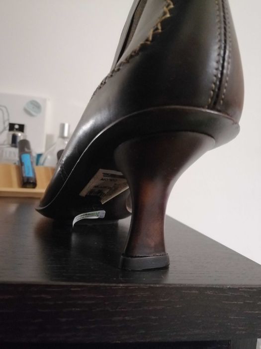 Botins de senhora em pele