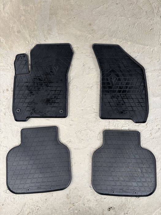 Резинові килимки Dodge Journey / Fiat Freemont