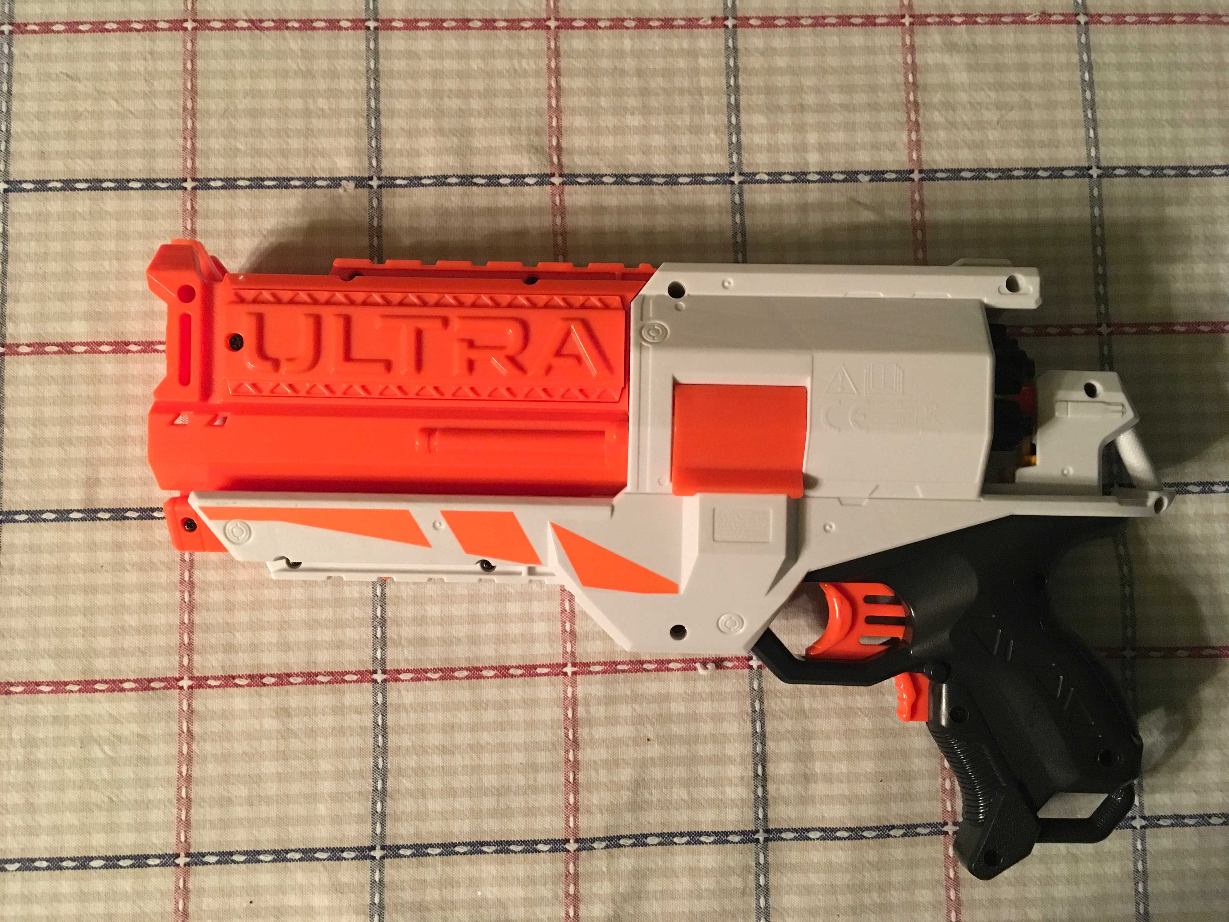 NERF ULTRA 2 Rewolwer z 5 strzałkami