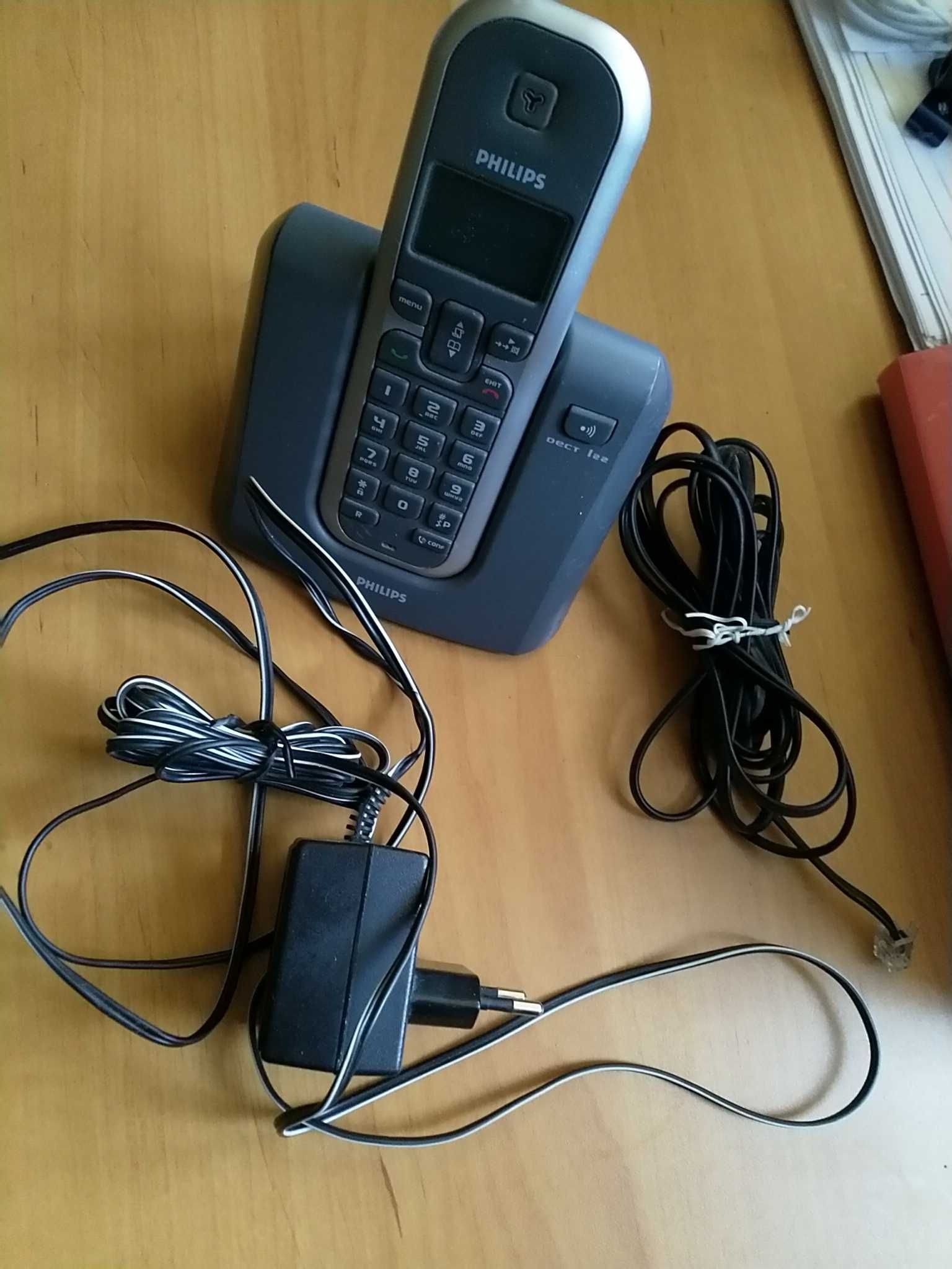 Telefon bezprzewodowy Philips DECT 122